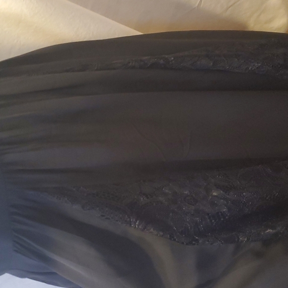 BCBGeneration Black Lace Floor Length Gown SZ 6 - Picture 4 of 11